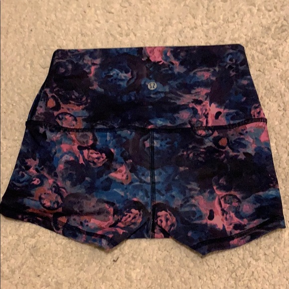 lululemon athletica Pants - Lululemon size 2 roll down shorts